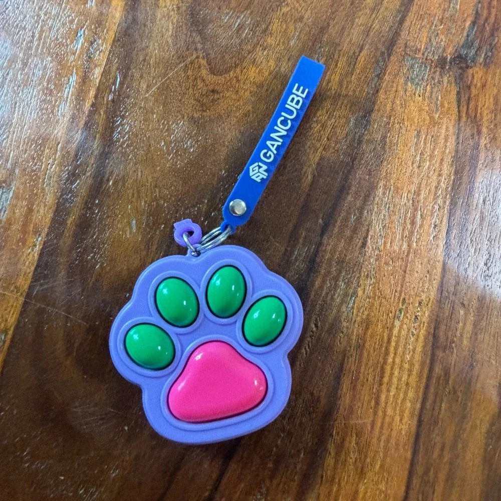GANCUBE Paw Print Fidget Toy Keychain Purple Green Pink 380-12854-0425